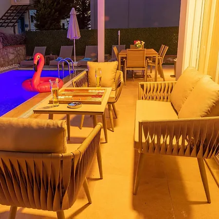 Close To Oludeniz 5 Bedroom 别墅