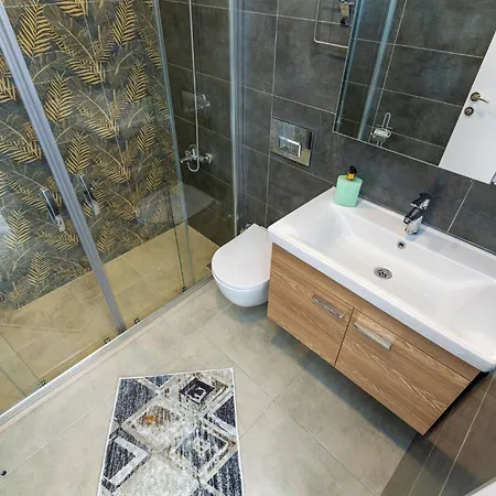 Close To Oludeniz 5 Bedroom 别墅
